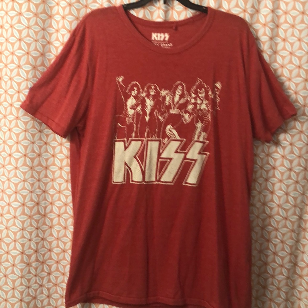 Vintage look and feel KISS shirt